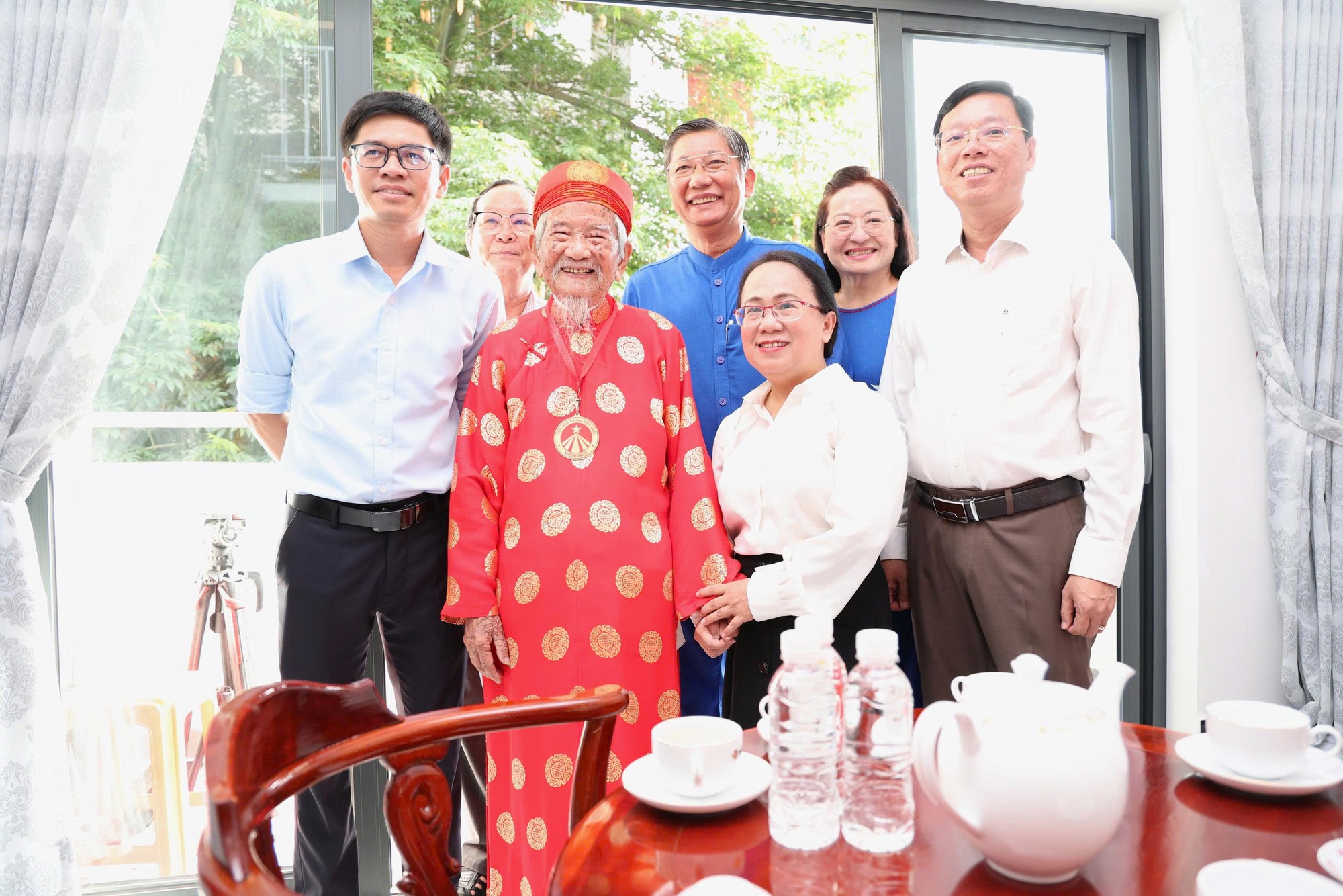 TPHCM trao căn hộ cho nhà nghiên cứu Nguyễn Đình Tư - Ảnh 8.
