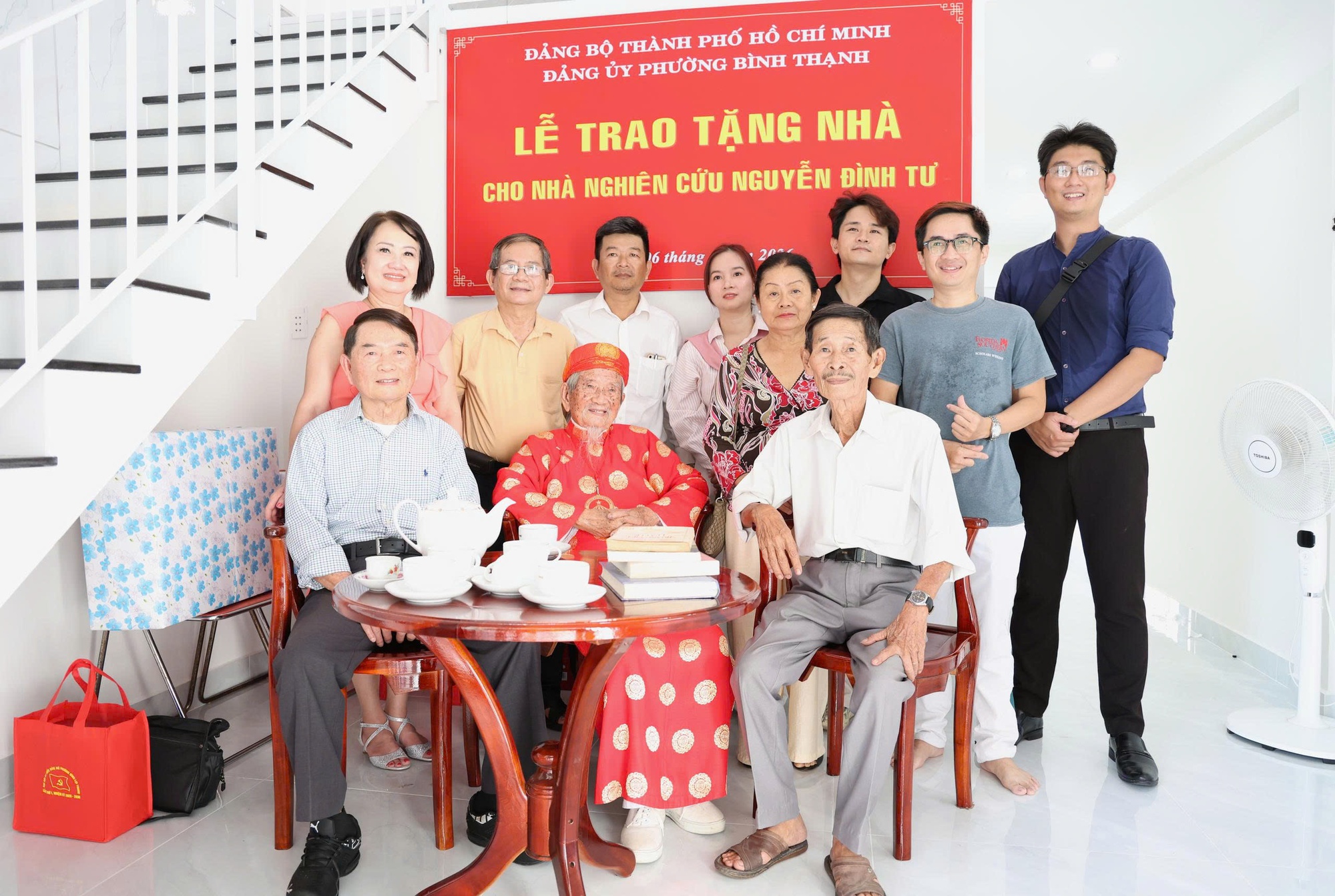 TPHCM trao căn hộ cho nhà nghiên cứu Nguyễn Đình Tư - Ảnh 6.