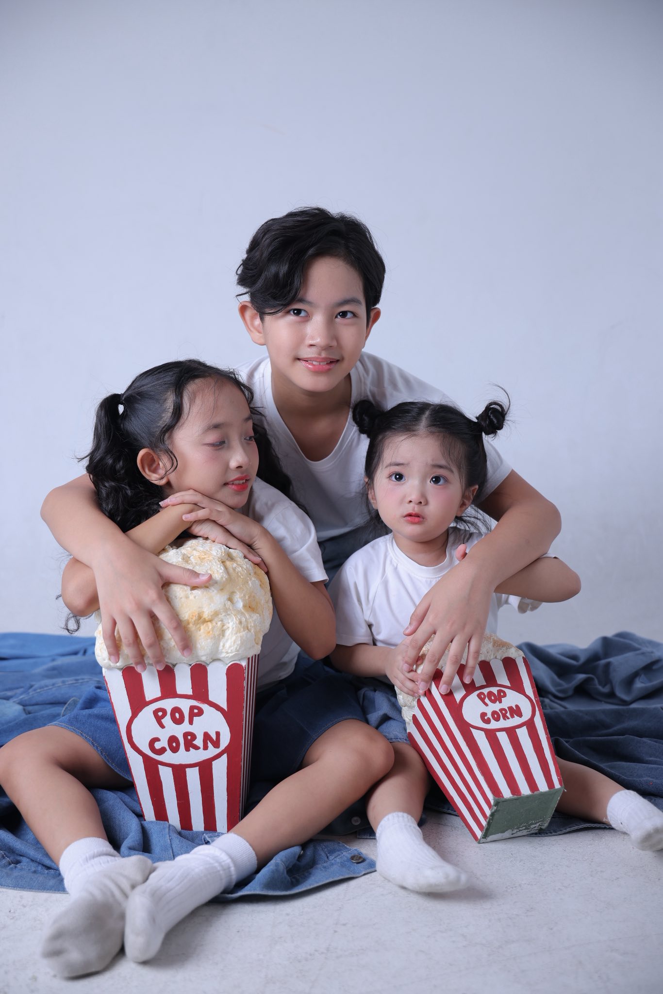 Kh&aacute;nh Thi - Phan Hiển tự b&oacute;c trần mối quan hệ 