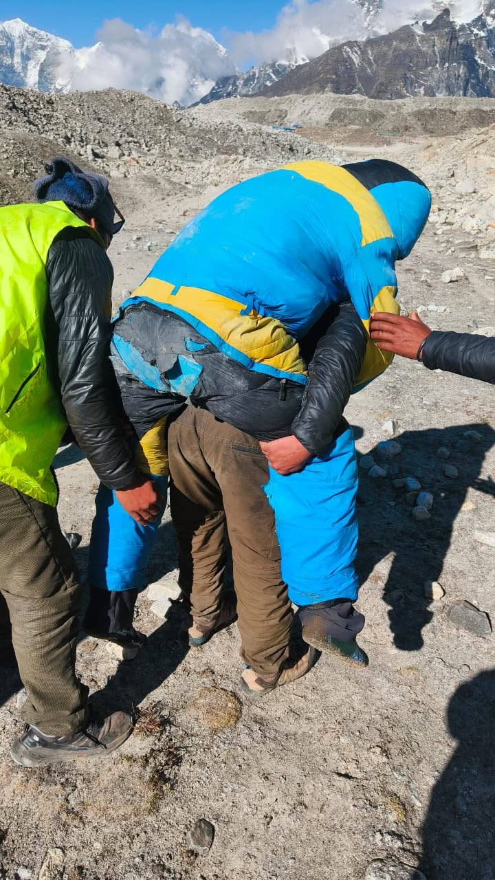 Kỳ t&iacute;ch tr&ecirc;n Everest: Người đ&agrave;n &ocirc;ng sống s&oacute;t sau 7 ng&agrave;y mất t&iacute;ch ở "v&ugrave;ng tử thần"- Ảnh 3.