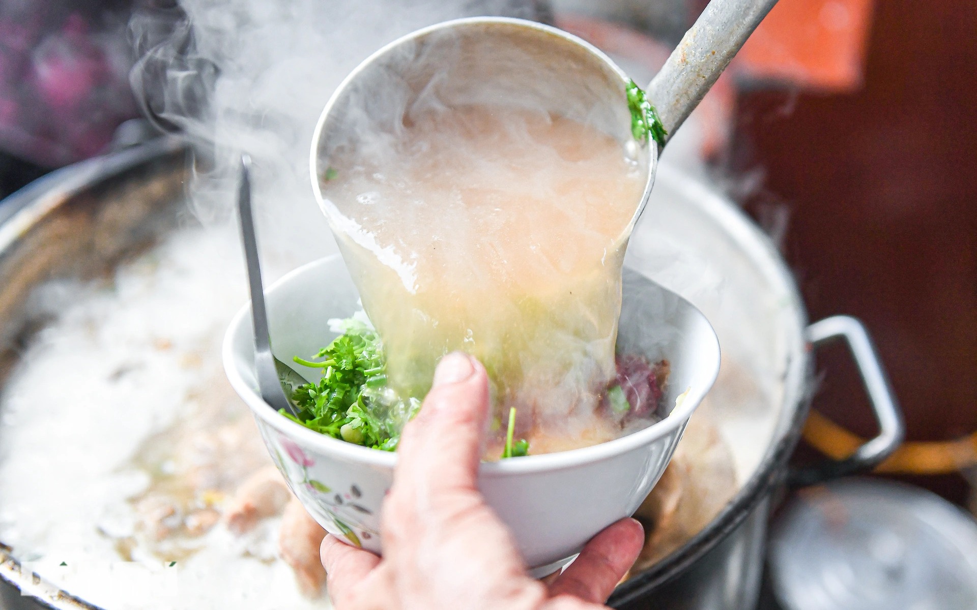 Những người kh&ocirc;ng n&ecirc;n ăn quả mận - Ảnh 2.
