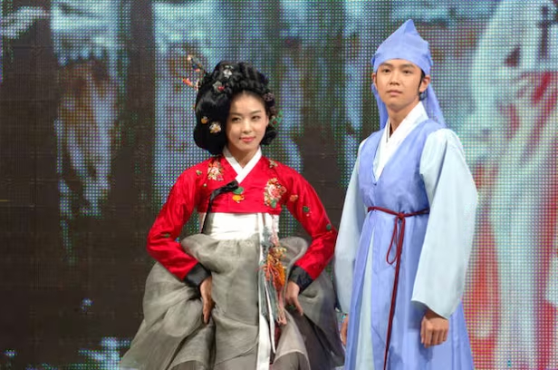 Đời tư chấn động của &ldquo;ho&agrave;ng tử&rdquo; Jang Geun Suk: Y&ecirc;u Ha Ji Won hơn 9 tuổi, say rượu gọi điện quấy rầy bạn g&aacute;i cũ- Ảnh 2.
