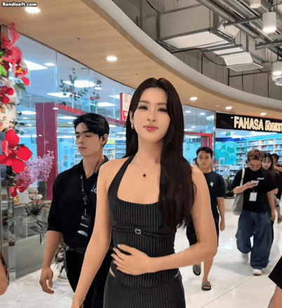 Ngắm mỹ nh&acirc;n n&agrave;y mới thấy Việt Nam đ&uacute;ng l&agrave; thi&ecirc;n đường sắc đẹp: Mặt đỉnh d&aacute;ng c&ograve;n đỉnh hơn, c&agrave;ng nh&igrave;n gần c&agrave;ng y&ecirc;u- Ảnh 1.