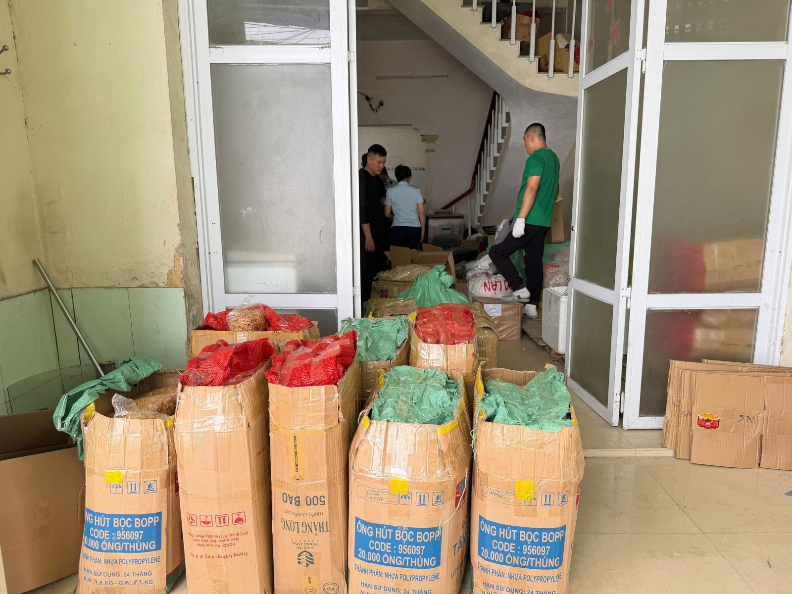 Khởi tố gi&aacute;m đốc Nguyễn Sĩ Phương do sản xuất &ldquo;Nem chua r&aacute;n H&agrave; Nội&rdquo; giả- Ảnh 1.