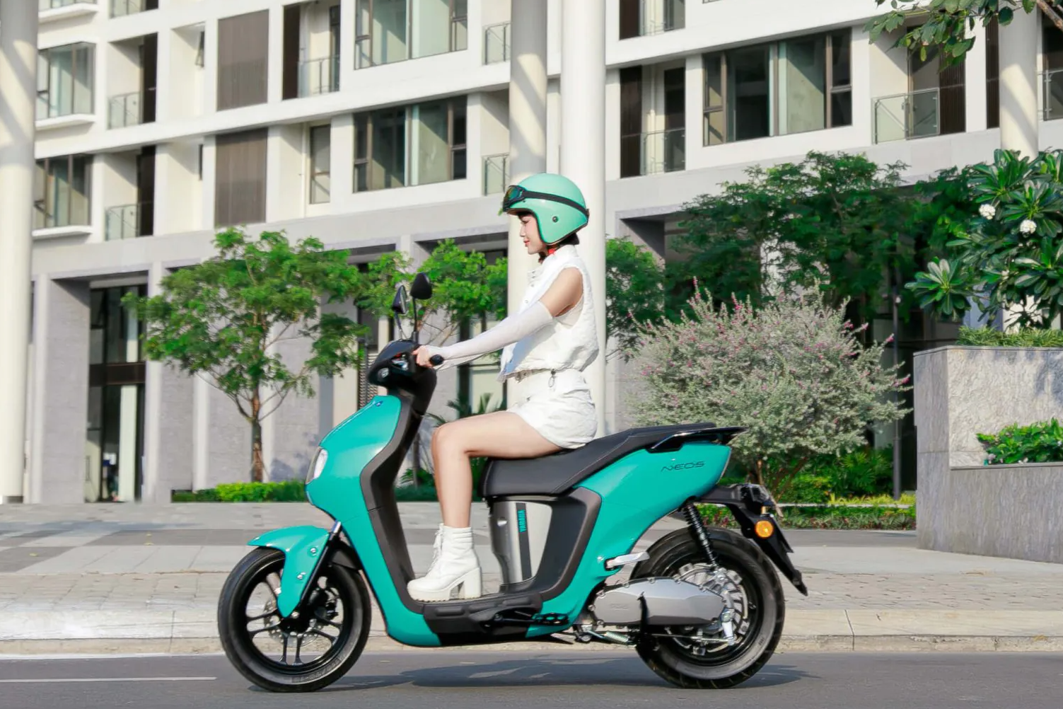Yamaha Neo's hạ gi&aacute; s&acirc;u 10 triệu tại Việt Nam: Thực tế dưới 37 triệu đồng, th&ecirc;m m&agrave;u mới lạ m&agrave; Honda, VinFast chưa c&oacute;- Ảnh 1.