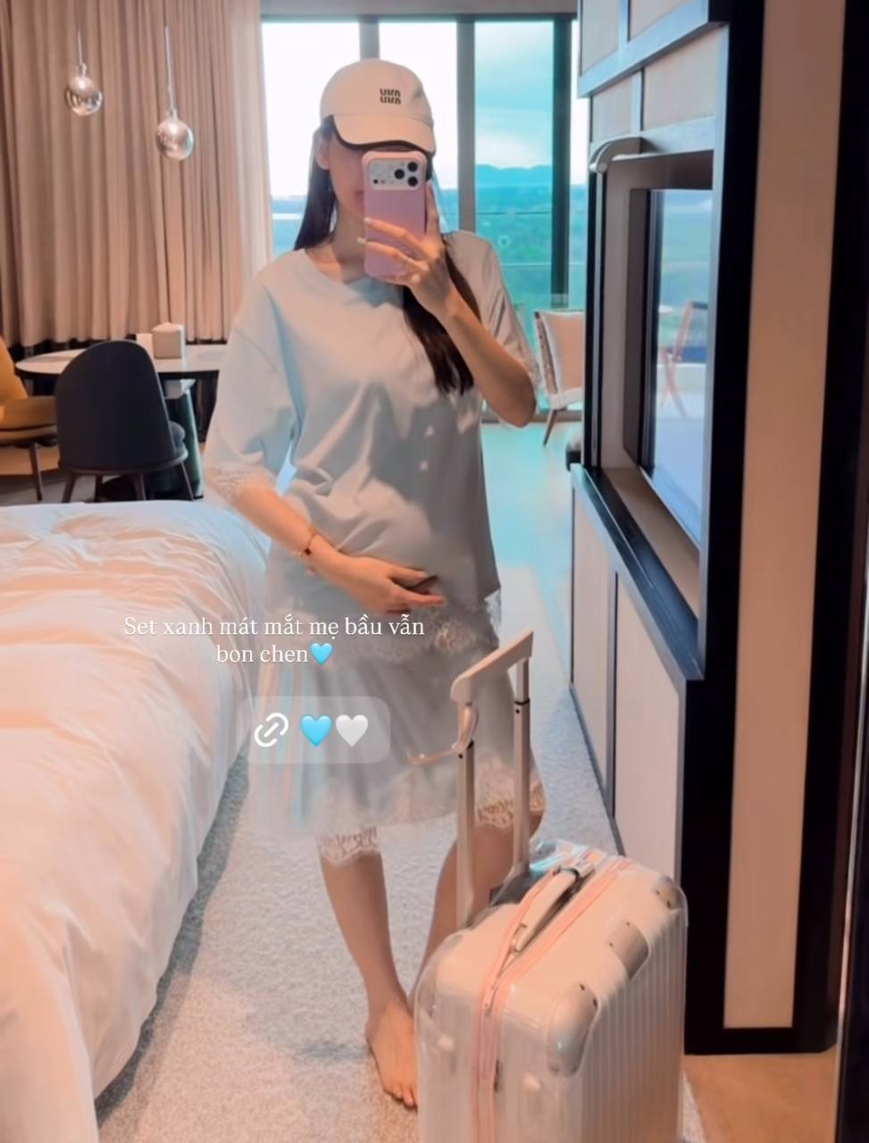 Kh&ocirc;ng c&ograve;n che giấu, &Aacute; hậu Việt khoe bụng bầu r&otilde; mồn một với doanh nh&acirc;n k&iacute;n tiếng- Ảnh 1.
