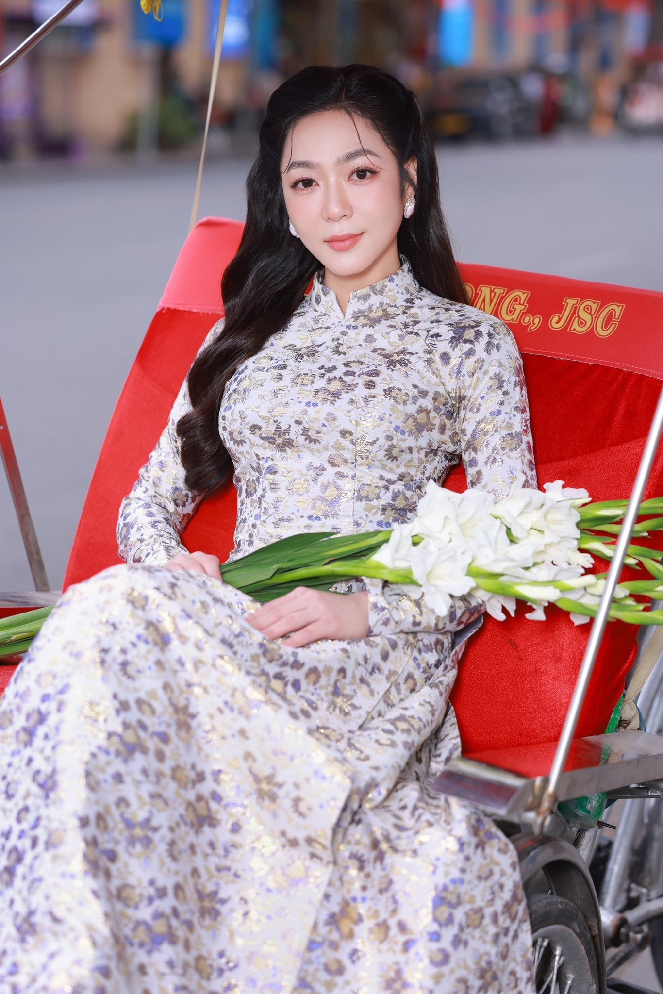 Chuyện t&igrave;nh ch&oacute;ng v&aacute;nh của mỹ nh&acirc;n Việt với doanh nh&acirc;n hơn 13 tuổi: Đ&aacute;m cưới r&igrave;nh rang, rạn nứt sau v&agrave;i th&aacute;ng chung sống- Ảnh 9.