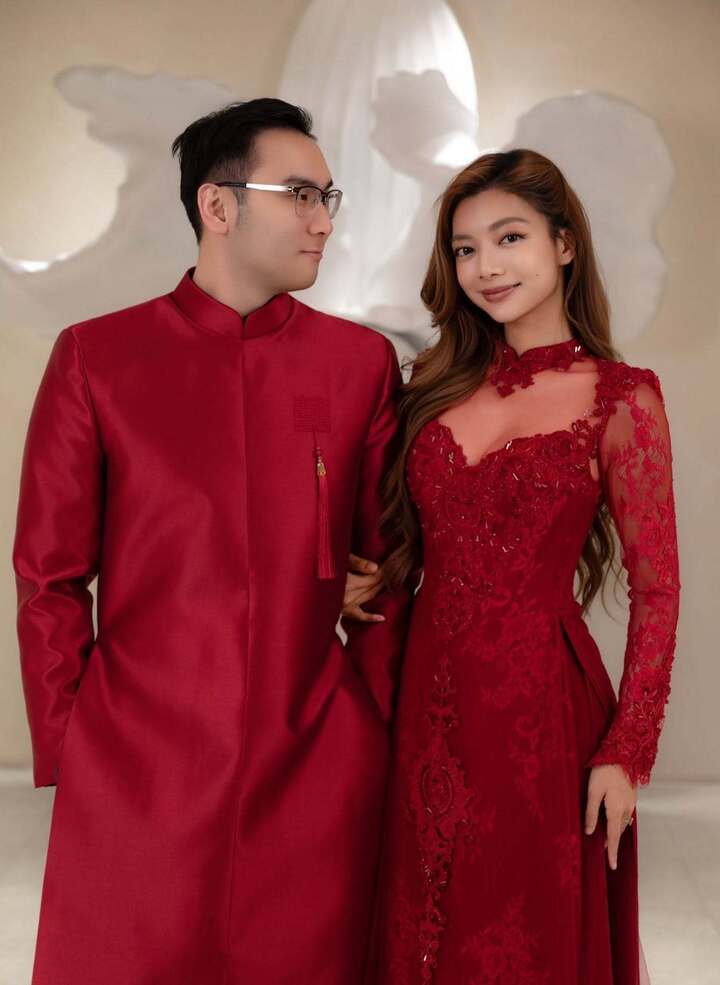 Chuyện t&igrave;nh k&iacute;n tiếng của con g&aacute;i chưởng m&ocirc;n Vịnh Xu&acirc;n v&agrave; chồng doanh nh&acirc;n- Ảnh 1.