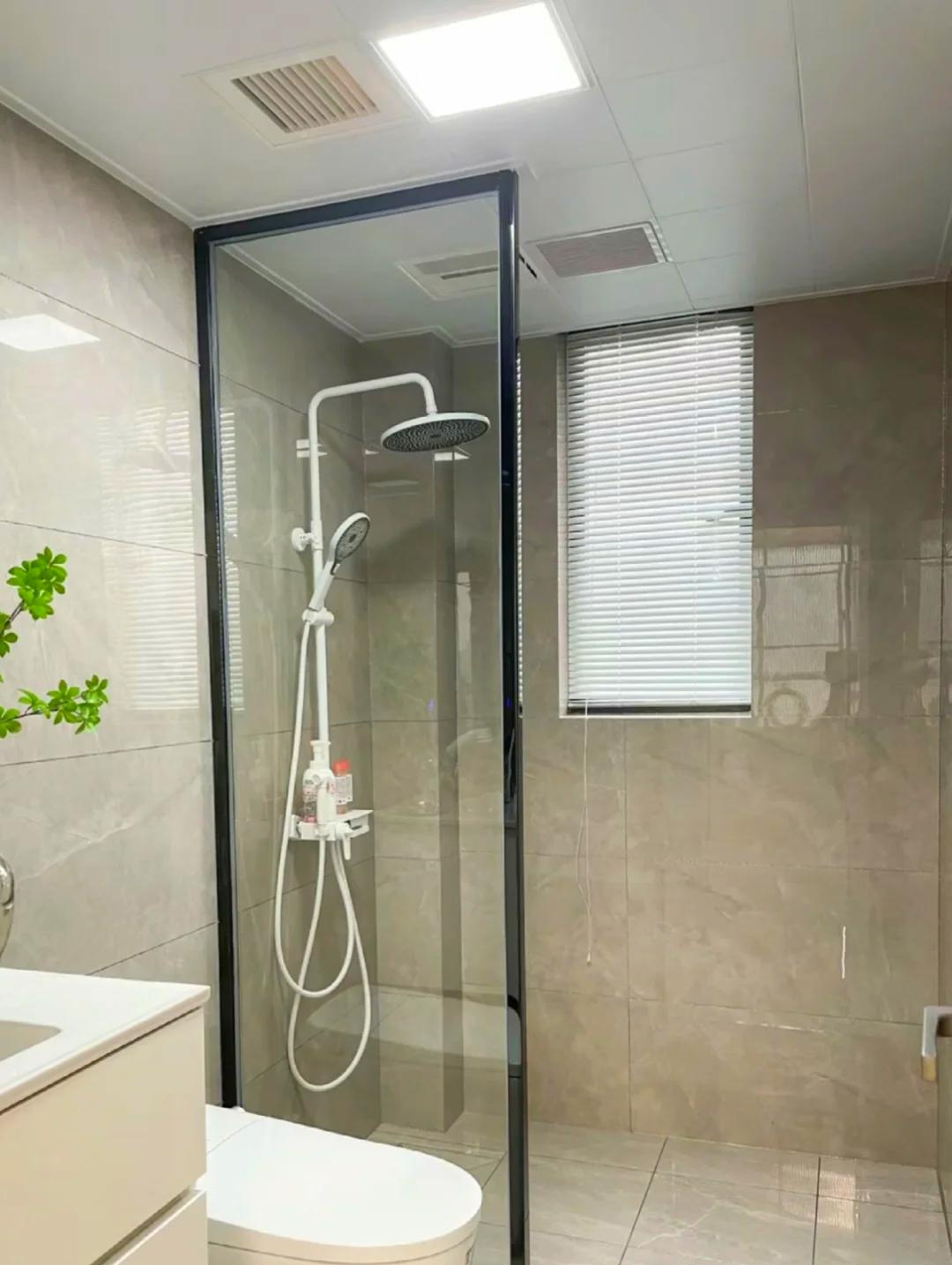 Ng&agrave;y c&agrave;ng nhiều gia đ&igrave;nh bỏ v&aacute;ch tắm k&iacute;nh: 5 giải ph&aacute;p thay thế đẹp hơn, dễ vệ sinh hơn v&agrave; tiết kiệm diện t&iacute;ch- Ảnh 4.