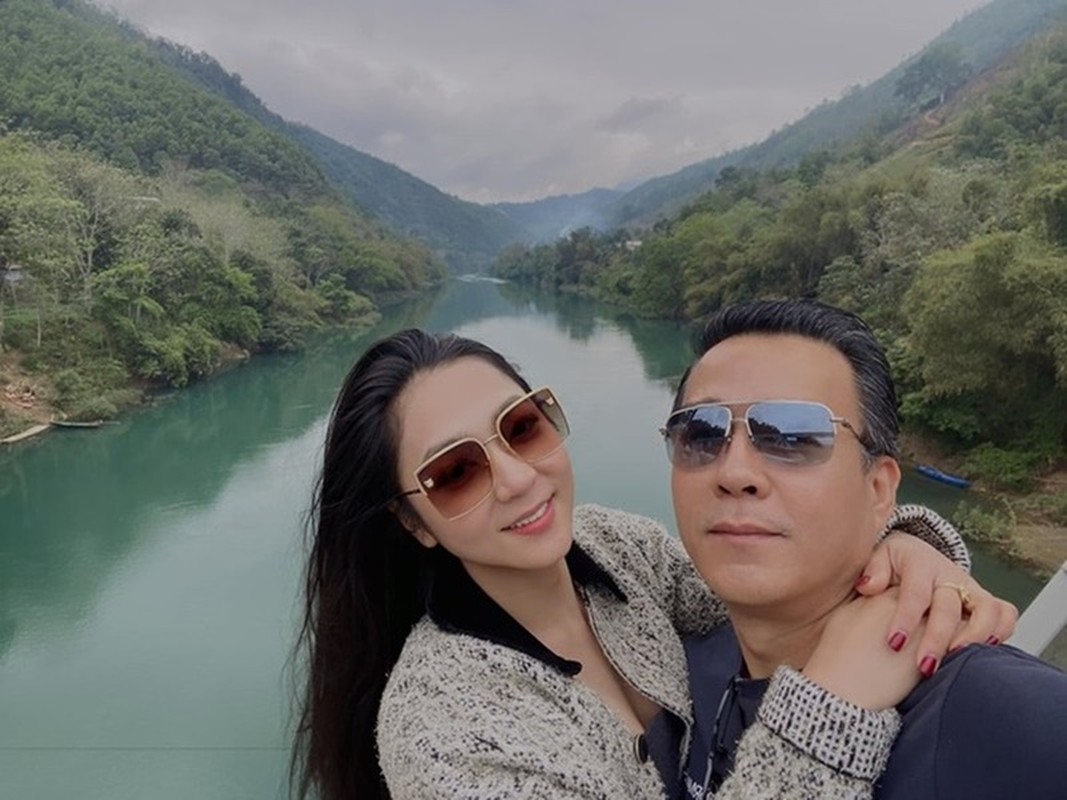 Chuyện t&igrave;nh ch&oacute;ng v&aacute;nh của mỹ nh&acirc;n Việt với doanh nh&acirc;n hơn 13 tuổi: Đ&aacute;m cưới r&igrave;nh rang, rạn nứt sau v&agrave;i th&aacute;ng chung sống- Ảnh 7.