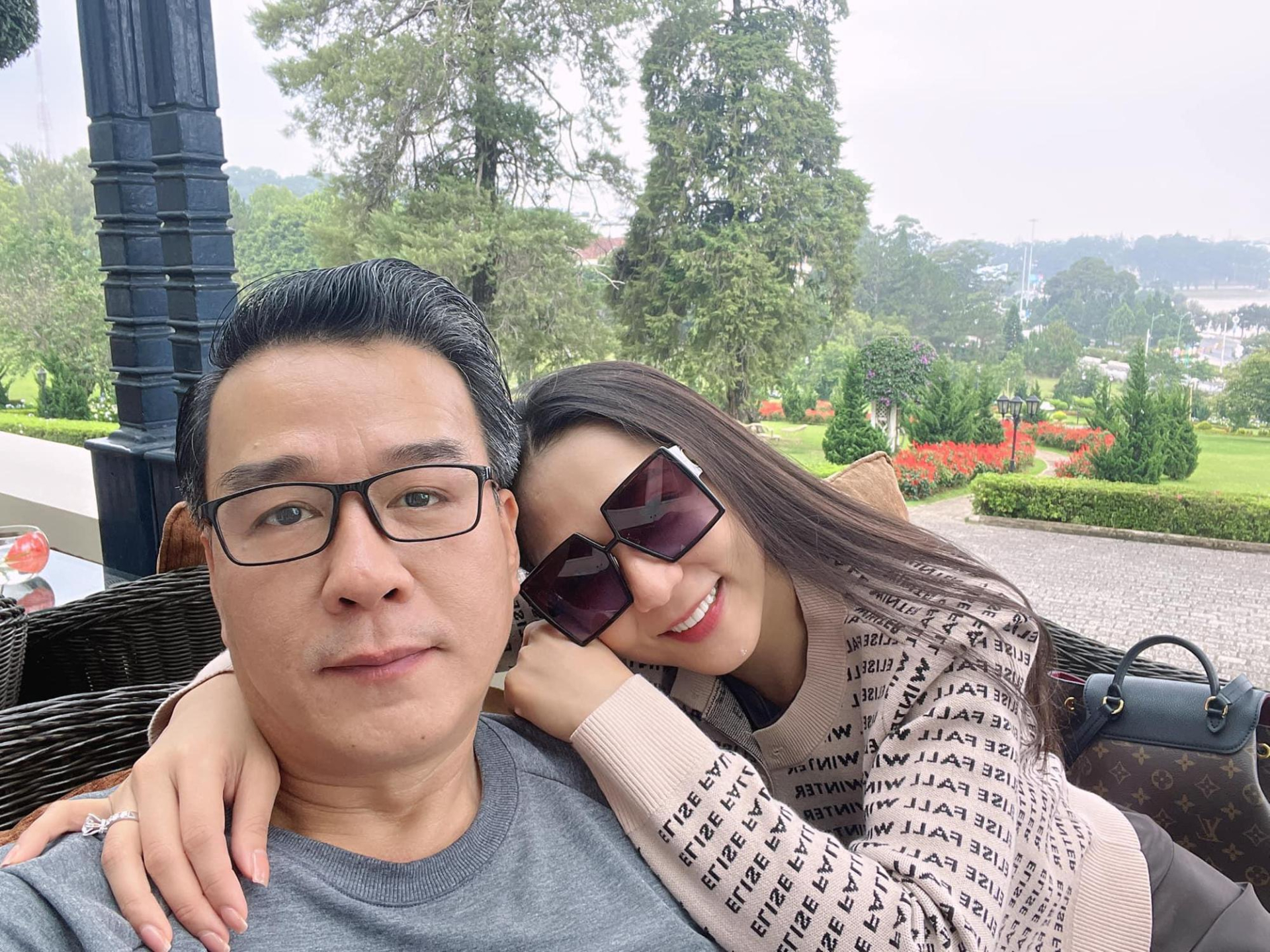 Chuyện t&igrave;nh ch&oacute;ng v&aacute;nh của mỹ nh&acirc;n Việt với doanh nh&acirc;n hơn 13 tuổi: Đ&aacute;m cưới r&igrave;nh rang, rạn nứt sau v&agrave;i th&aacute;ng chung sống- Ảnh 4.