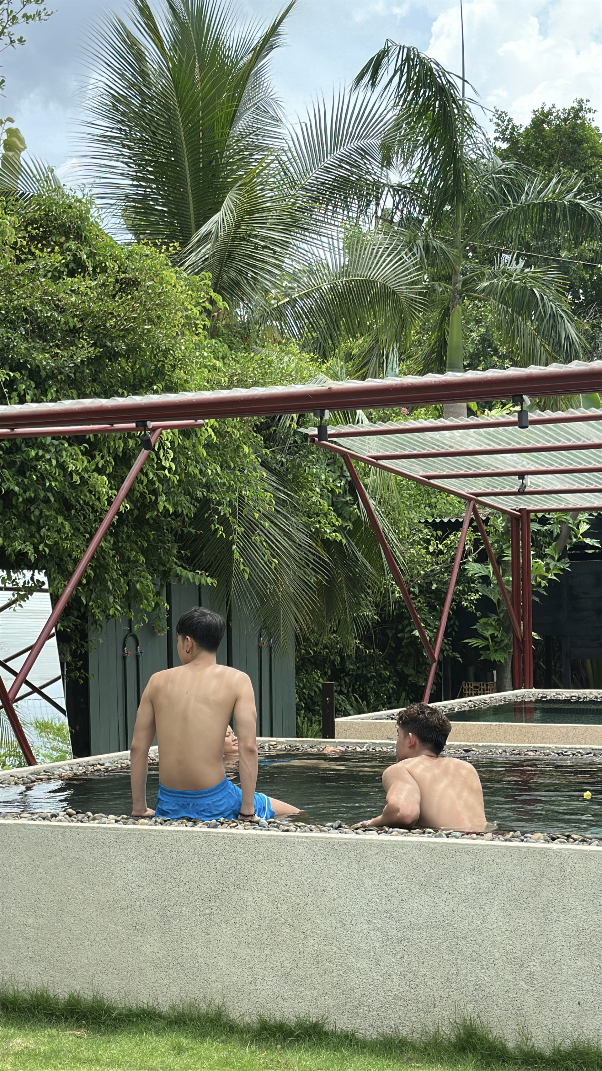 Thử qua Thảo Điền ng&acirc;m bồn đ&aacute; 10 độ C đi, rồi bạn sẽ hiểu v&igrave; sao cảm gi&aacute;c n&agrave;y lại g&acirc;y nghiện đến thế! - Ảnh 10.