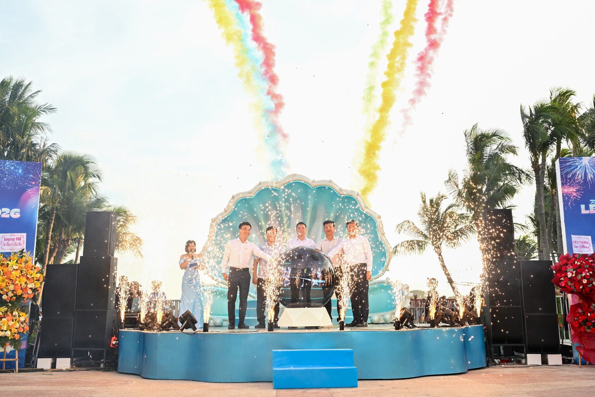 “Sốt xình xịch” với Lễ hội biển Cát Bà lần đầu tiên đổ bộ Vịnh trung tâm - Ảnh 6. “Sốt xình xịch” với Lễ hội biển Cát Bà lần đầu tiên đổ bộ Vịnh trung tâm - Ảnh 6.