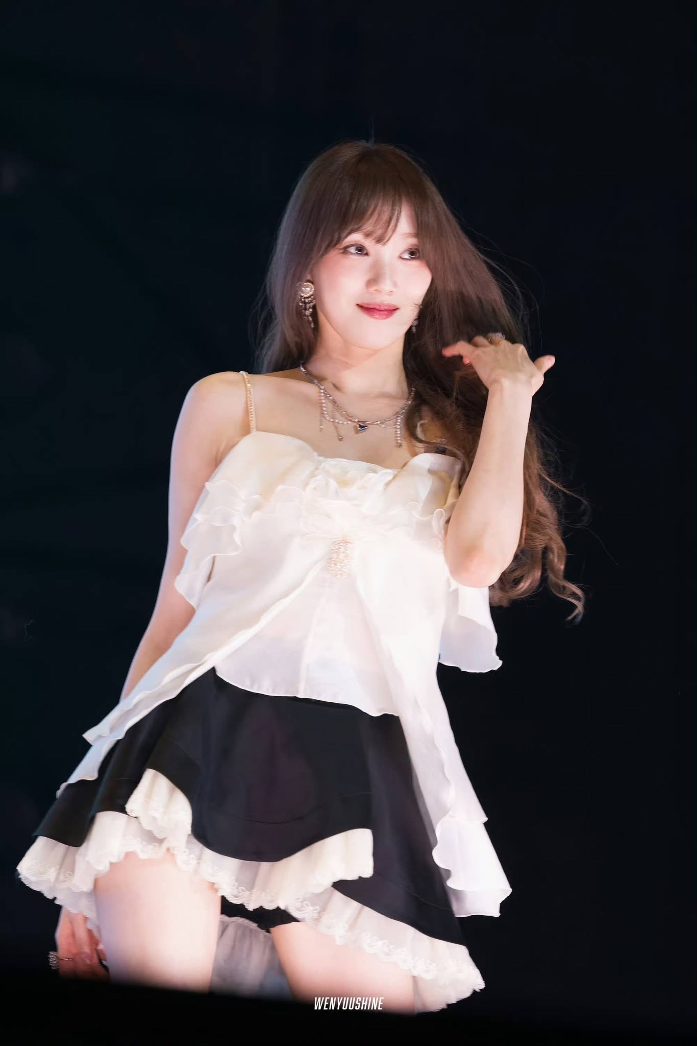 Đi fan-meeting của mỹ nhân này tưởng vừa ngắm hết người đẹp thiên hạ: Mỗi dáng vẻ phong thần 1 kiểu, thiên sứ giữa trần gian- Ảnh 10. Đi fan-meeting của mỹ nhân này tưởng vừa ngắm hết người đẹp thiên hạ: Mỗi dáng vẻ phong thần 1 kiểu, thiên sứ giữa trần gian- Ảnh 10.