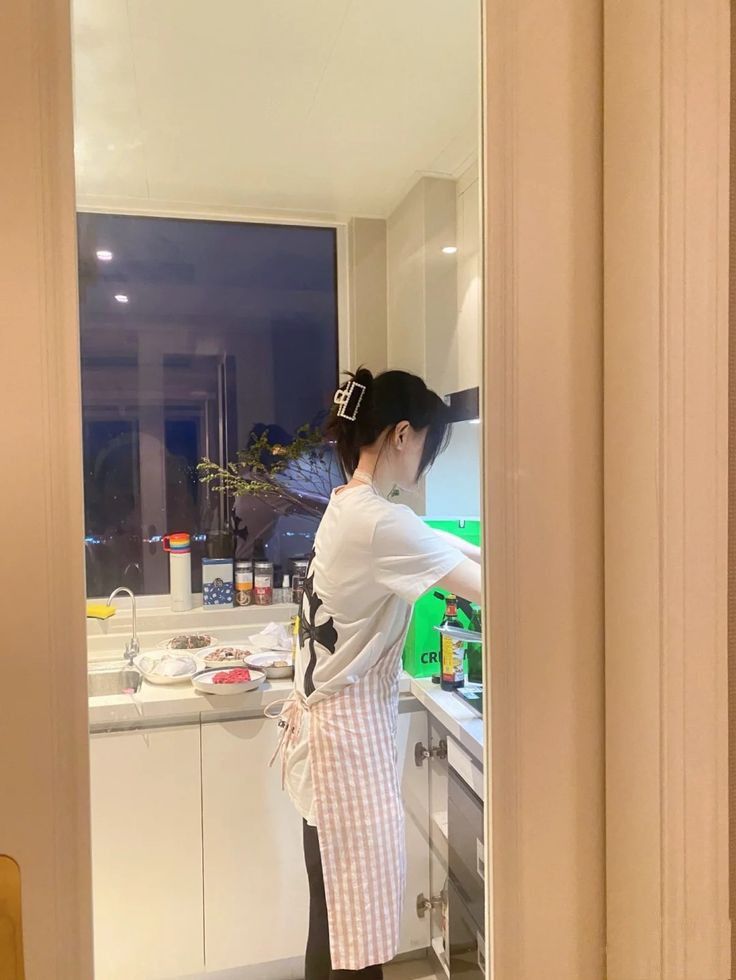 18h rời c&ocirc;ng ty, đến nh&agrave; đeo tạp dề nấu ăn cho người lạ: Ng&agrave;nh dịch vụ gi&uacute;p d&acirc;n văn ph&ograve;ng kiếm tới 54 triệu/th&aacute;ng- Ảnh 3.