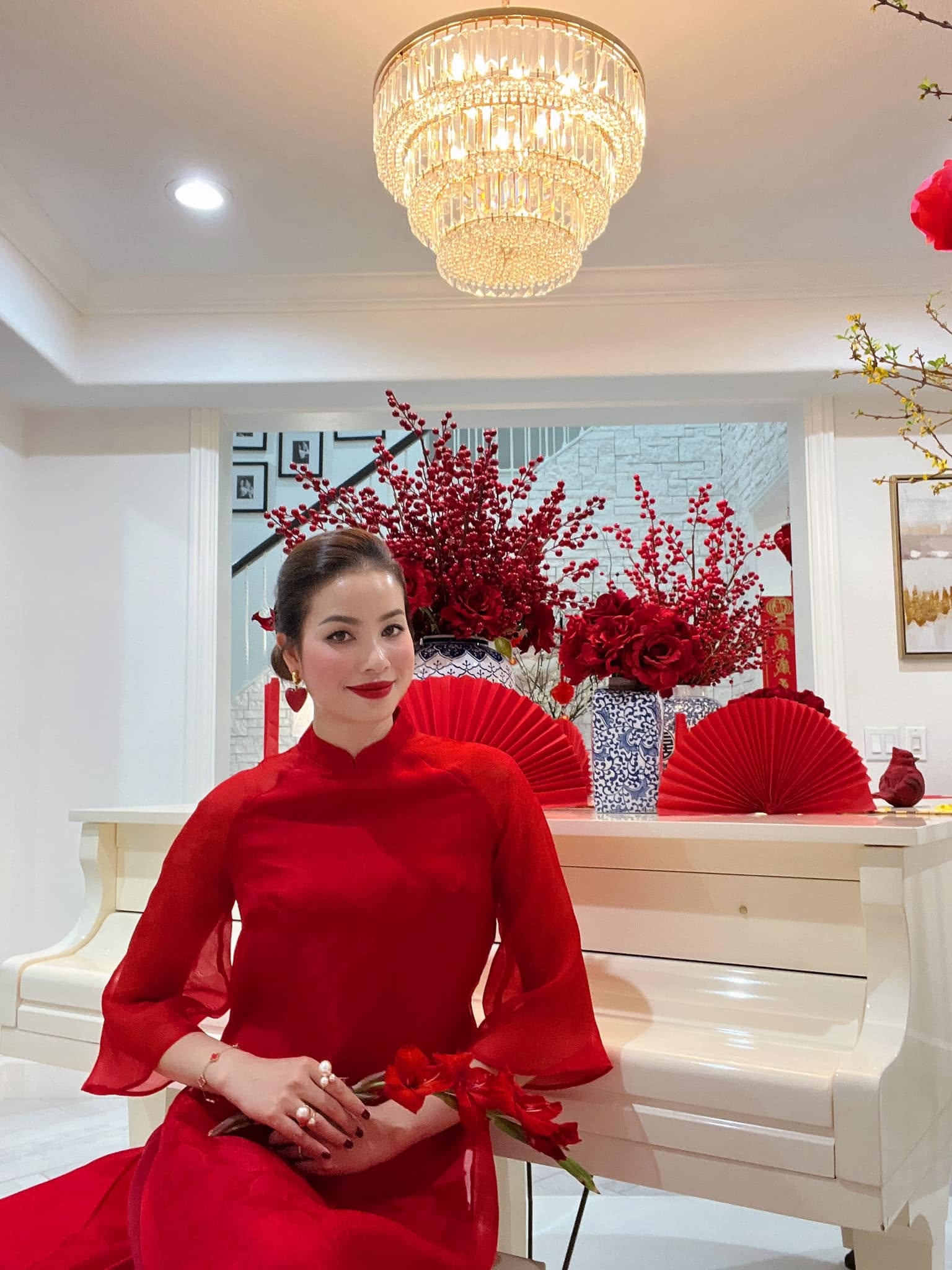 Hoa hậu Phạm Hương tổ chức sinh nhật ho&agrave;nh tr&aacute;ng cho qu&yacute; tử tại biệt thự trắng ở Mỹ, chồng đại gia vắng mặt- Ảnh 4.