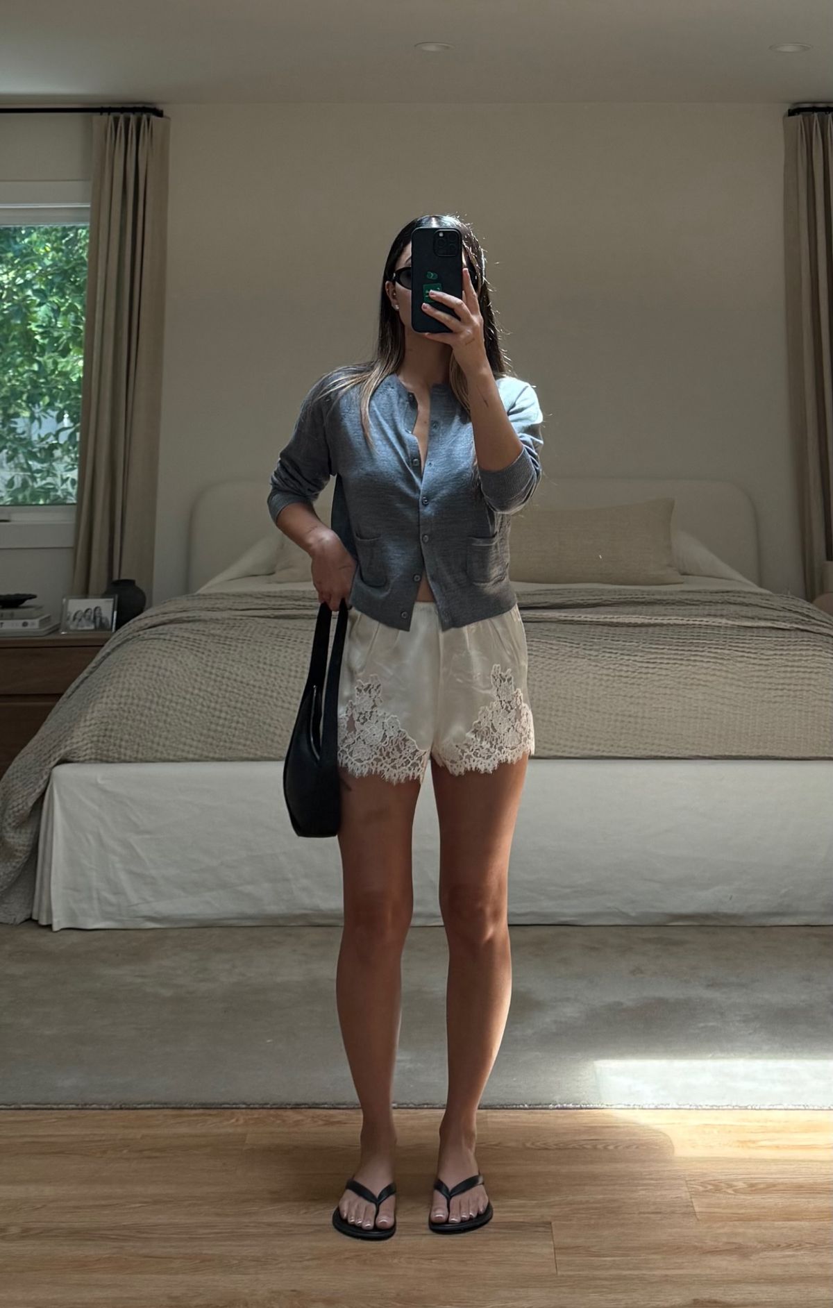 Quần shorts đang được hội &ldquo;cool girl&rdquo; n&acirc;ng tầm: Mix đ&uacute;ng kiểu vừa m&aacute;t vừa sang, mặc cả h&egrave; kh&ocirc;ng ch&aacute;n- Ảnh 3.