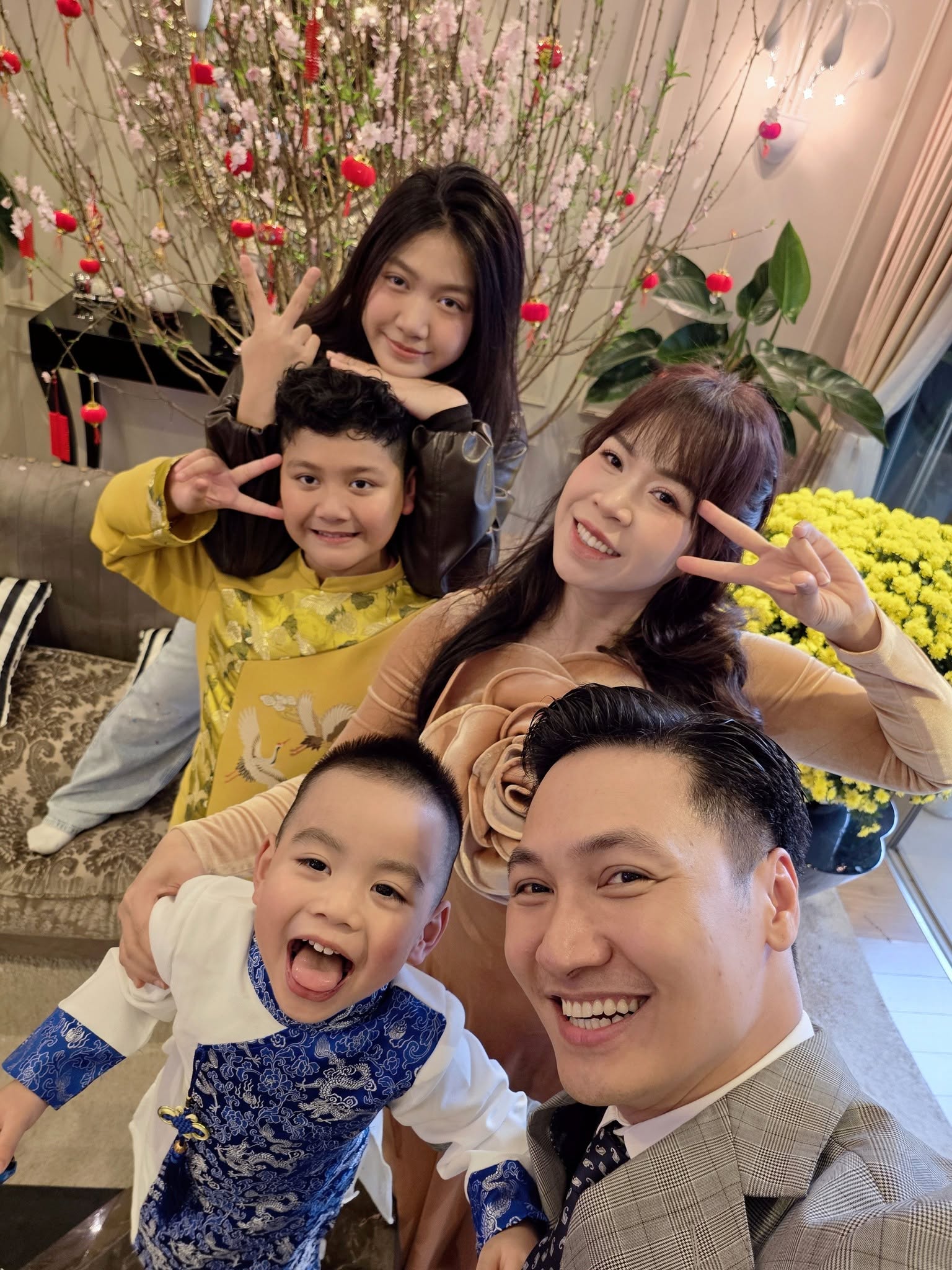 Nam thần phim giờ v&agrave;ng VTV lấy vợ giỏi, c&oacute; nh&agrave; đẹp như kh&aacute;ch sạn từ H&agrave; Nội đến Hưng Y&ecirc;n, Ph&uacute; Thọ- Ảnh 1.