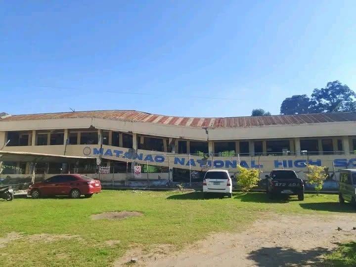 Hiện trường động đất 7,8 độ ở Philippines: Trung t&acirc;m thương mại đổ sập, ch&ocirc;n v&ugrave;i cửa h&agrave;ng Jollibee b&ecirc;n dưới; nhiều t&ograve;a nh&agrave; bị "bẻ đ&ocirc;i"- Ảnh 5.