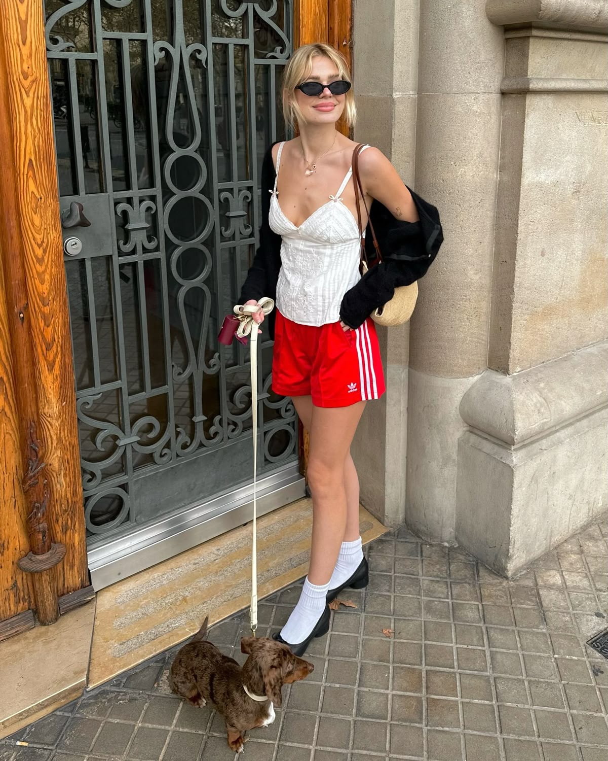 Quần shorts đang được hội &ldquo;cool girl&rdquo; n&acirc;ng tầm: Mix đ&uacute;ng kiểu vừa m&aacute;t vừa sang, mặc cả h&egrave; kh&ocirc;ng ch&aacute;n- Ảnh 20.