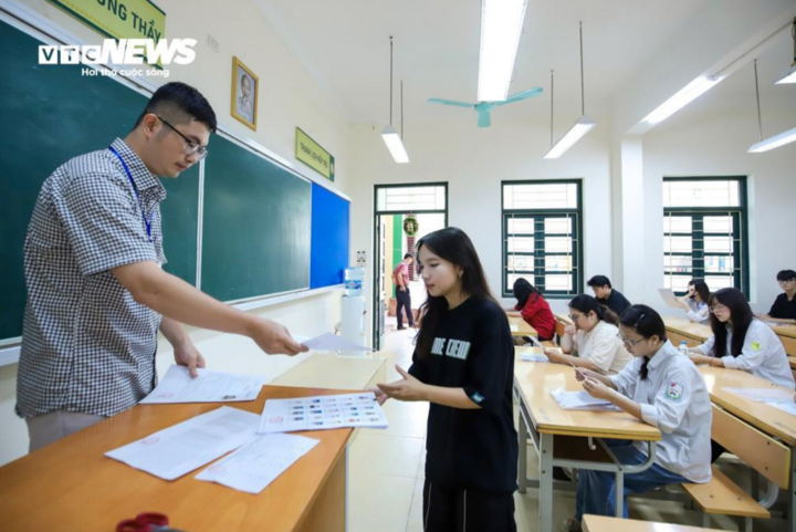 Gi&aacute;m thị kh&ocirc;ng coi thi qu&aacute; một lần tại c&ugrave;ng một ph&ograve;ng thi tốt nghiệp THPT- Ảnh 1.