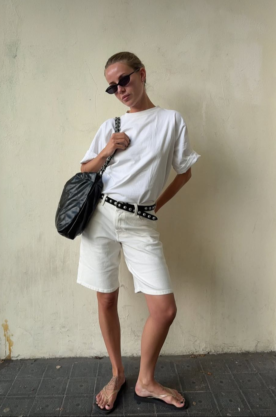 Quần shorts đang được hội &ldquo;cool girl&rdquo; n&acirc;ng tầm: Mix đ&uacute;ng kiểu vừa m&aacute;t vừa sang, mặc cả h&egrave; kh&ocirc;ng ch&aacute;n- Ảnh 5.