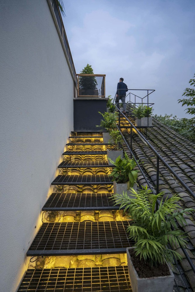 Kiến tr&uacute;c sư thất nghiệp chi 6,5 tỷ x&acirc;y nh&agrave; 300m2 tr&ecirc;n n&uacute;i, sống chill c&ugrave;ng bố mẹ: Uống tr&agrave; tr&ecirc;n n&oacute;c nh&agrave;, kh&ocirc;ng c&oacute; h&agrave;ng r&agrave;o- Ảnh 11.