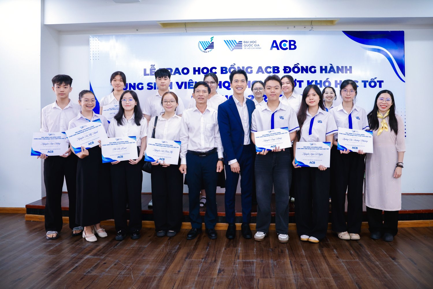 Chủ tịch Trần Hùng Huy: Sáng lập bởi những giảng viên đại học, giáo dục trở thành DNA của ACB - Ảnh 1. Chủ tịch Trần Hùng Huy: Sáng lập bởi những giảng viên đại học, giáo dục trở thành DNA của ACB - Ảnh 1.