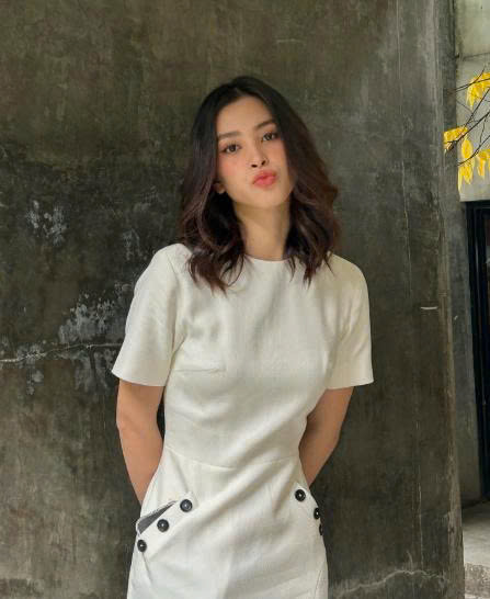 Hoa hậu đẹp nhất Việt Nam được ưu &aacute;i đ&oacute;ng loạt phim ngh&igrave;n tỷ vẫn bị ch&ecirc; &ldquo;đơ&rdquo;: Nhan sắc kh&ocirc;ng cứu nổi diễn xuất?- Ảnh 9.