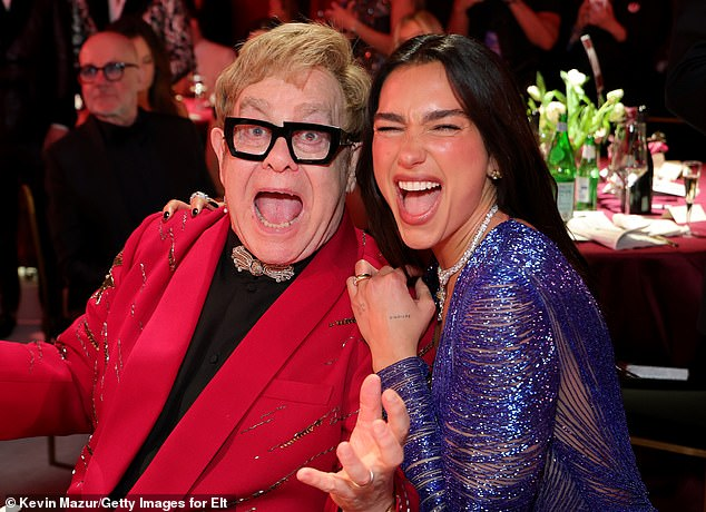 "Kiếp nạn" bất ngờ đến với danh ca hát trong đám cưới 1,5 triệu bảng Anh của Dua Lipa- Ảnh 1. "Kiếp nạn" bất ngờ đến với danh ca hát trong đám cưới 1,5 triệu bảng Anh của Dua Lipa- Ảnh 1.