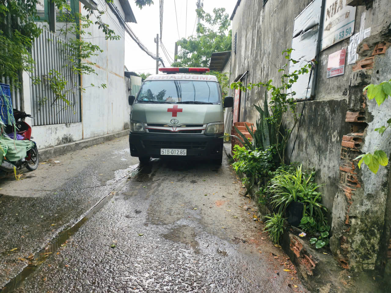 Cháy nhà ở TPHCM khiến cụ bà 76 tuổi tử vong trong hẻm sâu - Ảnh 2. Cháy nhà ở TPHCM khiến cụ bà 76 tuổi tử vong trong hẻm sâu - Ảnh 2.