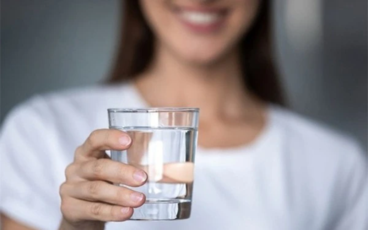 4 sai lầm khi uống nước, số 1 đang hại thận m&agrave; &iacute;t người biết - Ảnh 3.