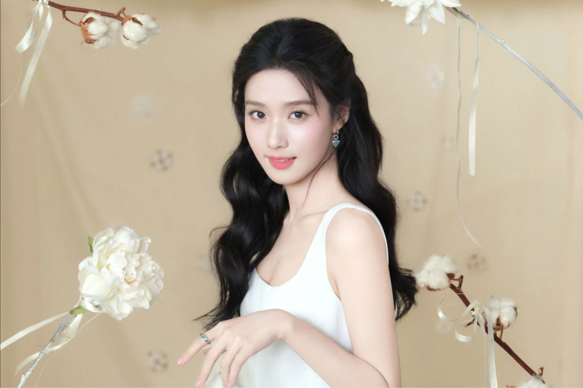 Nữ thần thanh xu&acirc;n l&agrave; tai họa của Trương Lăng H&aacute;ch- Ảnh 3.