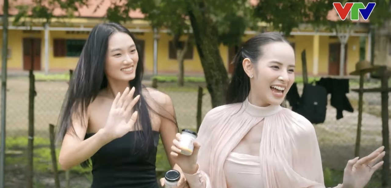 5 mỹ nhân có nụ cười đẹp nhất Việt Nam: Minh Hằng xếp sau Lan Ngọc, hạng 1 rạng rỡ hơn cả mặt trời- Ảnh 4. 5 mỹ nhân có nụ cười đẹp nhất Việt Nam: Minh Hằng xếp sau Lan Ngọc, hạng 1 rạng rỡ hơn cả mặt trời- Ảnh 4.