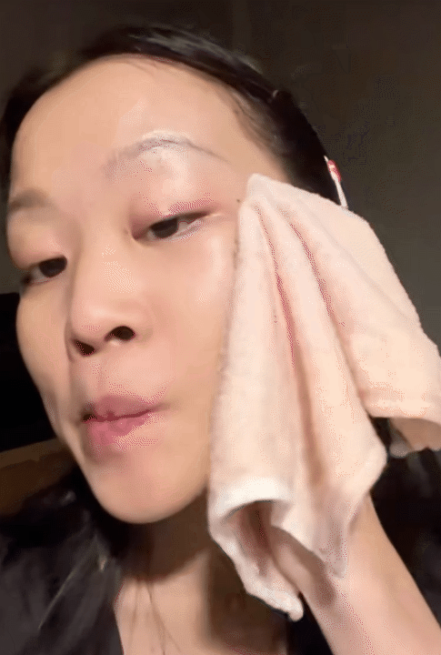 Kh&ocirc;ng cần mỹ phẩm đắt tiền, mẹ U60 chỉ con g&aacute;i b&ocirc;i thứ n&agrave;y l&ecirc;n da để nh&igrave;n trẻ hơn so với tuổi, đến phụ nữ H&agrave;n cũng đang học theo- Ảnh 14.