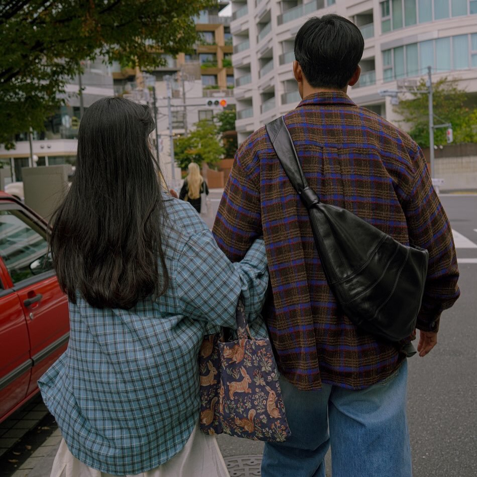 &ldquo;Thầy gi&aacute;o&rdquo; bảnh nhất l&uacute;c n&agrave;y: U50 body hết nước chấm, c&ugrave;ng vợ l&agrave;m th&agrave;nh couple mặc chất suốt một thập kỷ- Ảnh 15.