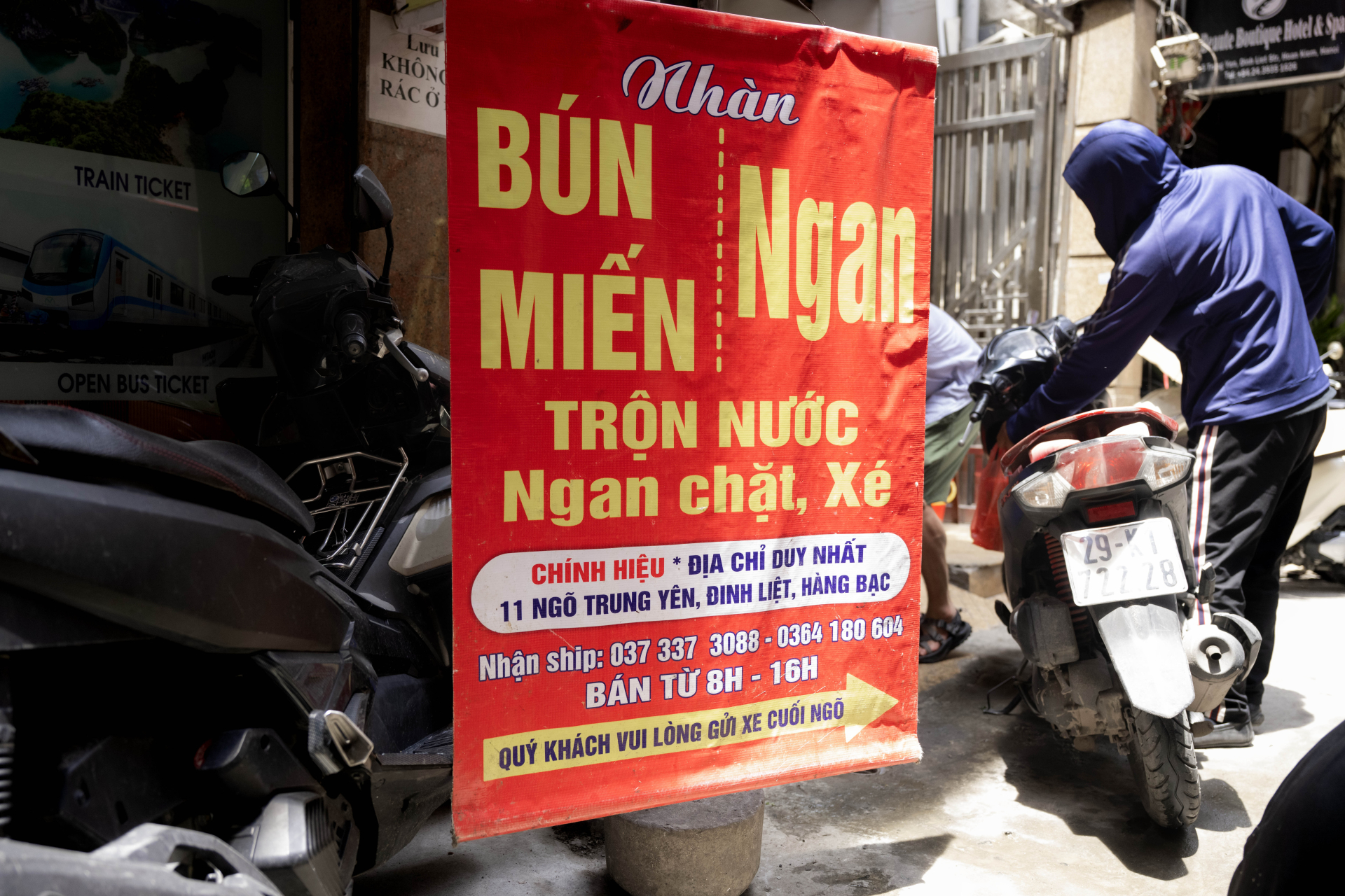 B&agrave; chủ b&uacute;n ngan Nh&agrave;n lần đầu l&ecirc;n tiếng: "Kh&ocirc;ng bao giờ cọc với nh&acirc;n vi&ecirc;n, ng&agrave;y n&agrave;o cũng tập thể dục, kh&aacute;ch ruột hiểu chị l&agrave; đủ!" - Ảnh 4.