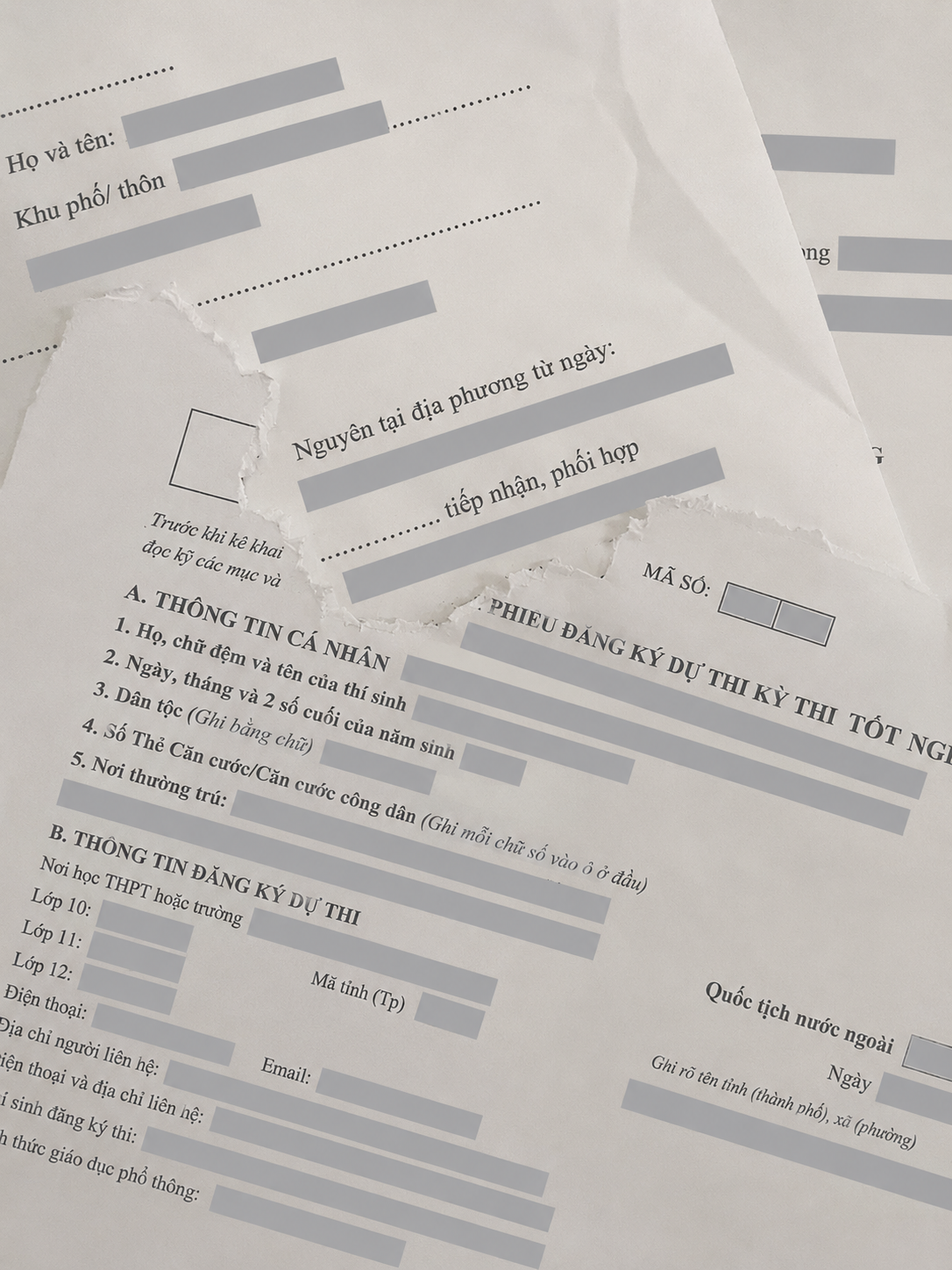 Bức ảnh phát ra tiếng khóc của một sĩ tử trước ngày thi tốt nghiệp THPT- Ảnh 2. Bức ảnh phát ra tiếng khóc của một sĩ tử trước ngày thi tốt nghiệp THPT- Ảnh 2.
