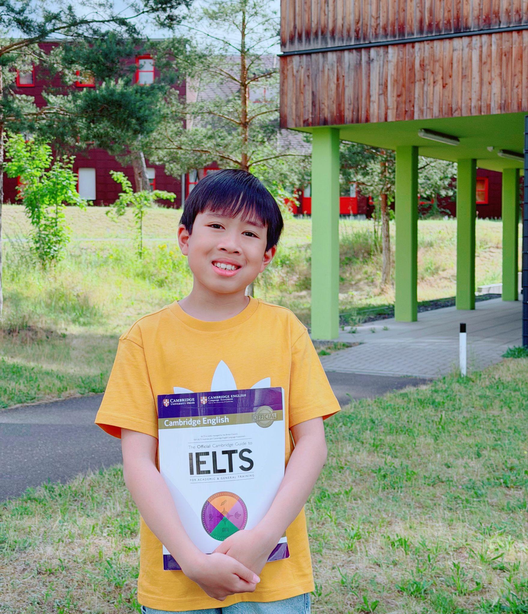 Cậu b&eacute; lớp 4 đạt IELTS 8.0 ngay lần đầu, sử dụng tốt 3 ng&ocirc;n ngữ- Ảnh 2.