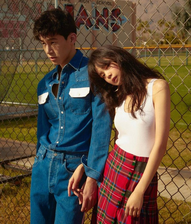&ldquo;Thầy gi&aacute;o&rdquo; bảnh nhất l&uacute;c n&agrave;y: U50 body hết nước chấm, c&ugrave;ng vợ l&agrave;m th&agrave;nh couple mặc chất suốt một thập kỷ- Ảnh 18.