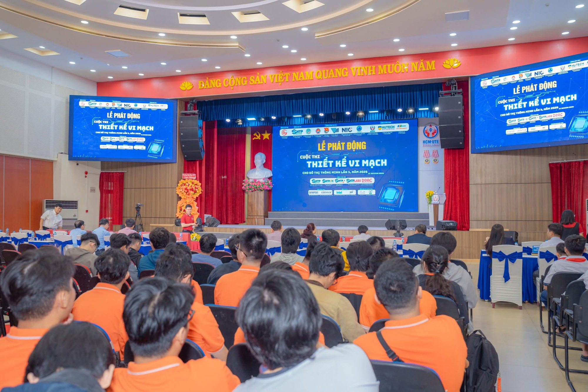 35.000 chỗ trống, lương hấp dẫn, cạnh tranh thấp: Ngành chip bán dẫn đang chờ thế hệ kỹ sư tiếp theo - Ảnh 4. 35.000 chỗ trống, lương hấp dẫn, cạnh tranh thấp: Ngành chip bán dẫn đang chờ thế hệ kỹ sư tiếp theo - Ảnh 4.