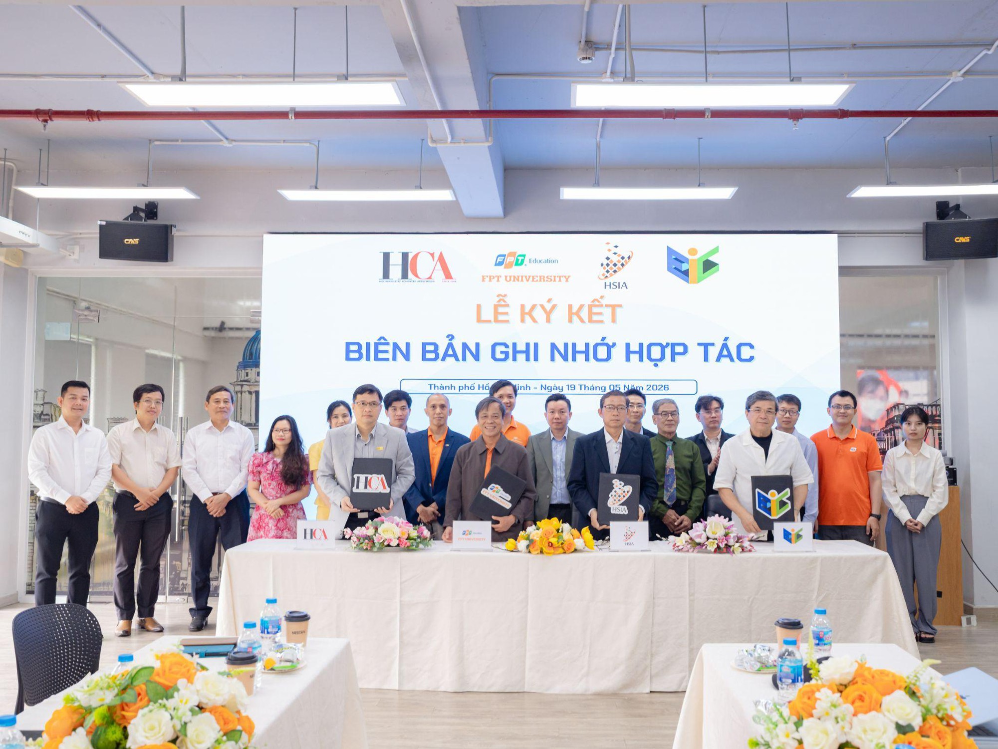 35.000 chỗ trống, lương hấp dẫn, cạnh tranh thấp: Ngành chip bán dẫn đang chờ thế hệ kỹ sư tiếp theo - Ảnh 5. 35.000 chỗ trống, lương hấp dẫn, cạnh tranh thấp: Ngành chip bán dẫn đang chờ thế hệ kỹ sư tiếp theo - Ảnh 5.