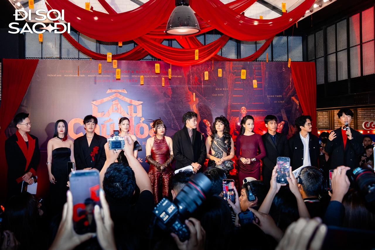 Thảm đỏ HOT nhất hôm nay: Mỹ nam Mưa Đỏ đẹp trai ngời ngời, “nữ hoàng mỏ hỗn” chiếm spotlight nhờ nhan sắc nổi loạn- Ảnh 1. Thảm đỏ HOT nhất hôm nay: Mỹ nam Mưa Đỏ đẹp trai ngời ngời, “nữ hoàng mỏ hỗn” chiếm spotlight nhờ nhan sắc nổi loạn - Ảnh 1.