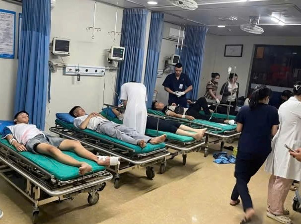 Th&ocirc;ng tin mới vụ tai nạn li&ecirc;n ho&agrave;n tr&ecirc;n cao tốc khiến 15 người bị thương - Ảnh 1.