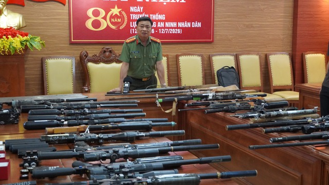 Công an ập vào khám xét nhiều địa điểm, bắt giữ Đào Thị Lan Anh SN 2005 trong chuyên án quy mô đặc biệt lớn- Ảnh 3.