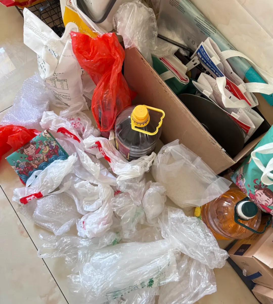 Sống 30 năm tr&ecirc;n đời t&ocirc;i nhận ra c&oacute; 5 thứ n&ecirc;n sớm dọn khỏi nh&agrave;: Giữ lại chỉ chiếm diện t&iacute;ch, bỏ đi sống nhẹ nh&otilde;m hơn hẳn- Ảnh 2.