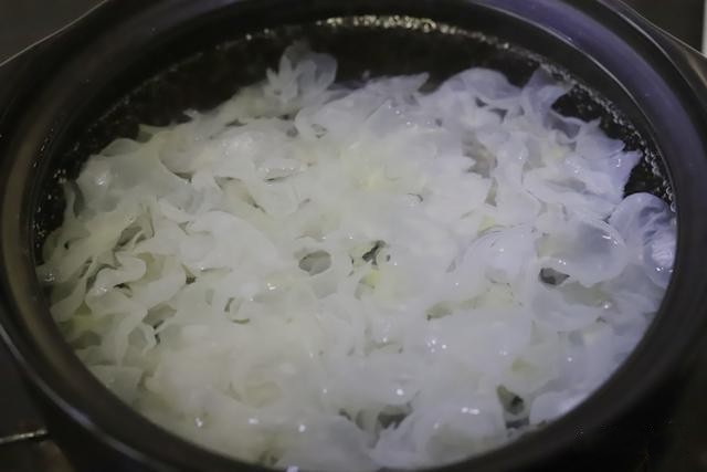 Th&aacute;ng 7 l&agrave; m&ugrave;a ho&agrave;n hảo để ăn 4 m&oacute;n n&agrave;y: Ngon miệng lại gi&uacute;p th&uacute;c đẩy nhu động ruột, chống t&aacute;o b&oacute;n v&agrave; giải nhiệt - Ảnh 20.