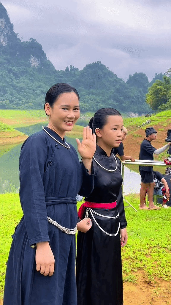 Mỹ nh&acirc;n l&agrave; nghịch l&yacute; visual của Vbiz: Đ&oacute;ng phim n&agrave;o cũng qu&ecirc; m&ugrave;a k&eacute;m sắc, ngo&agrave;i đời đẹp đi&ecirc;n đảo chẳng ai d&aacute;m ch&ecirc;- Ảnh 2.