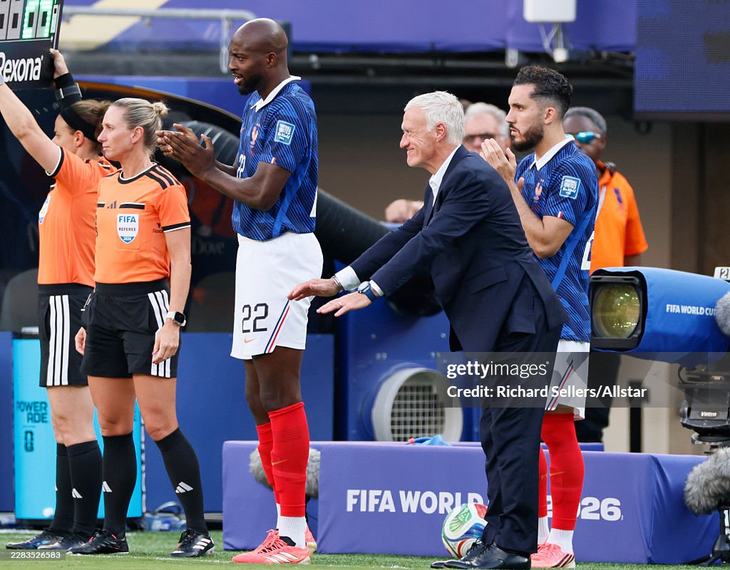 HLV Deschamps của Ph&aacute;p cũng phải "c&uacute;i m&igrave;nh th&aacute;n phục" Mbappe- Ảnh 2.