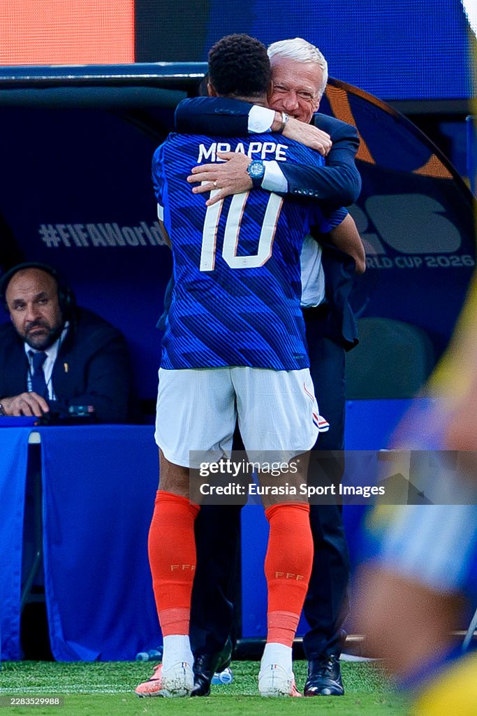 HLV Deschamps của Ph&aacute;p cũng phải "c&uacute;i m&igrave;nh th&aacute;n phục" Mbappe- Ảnh 5.